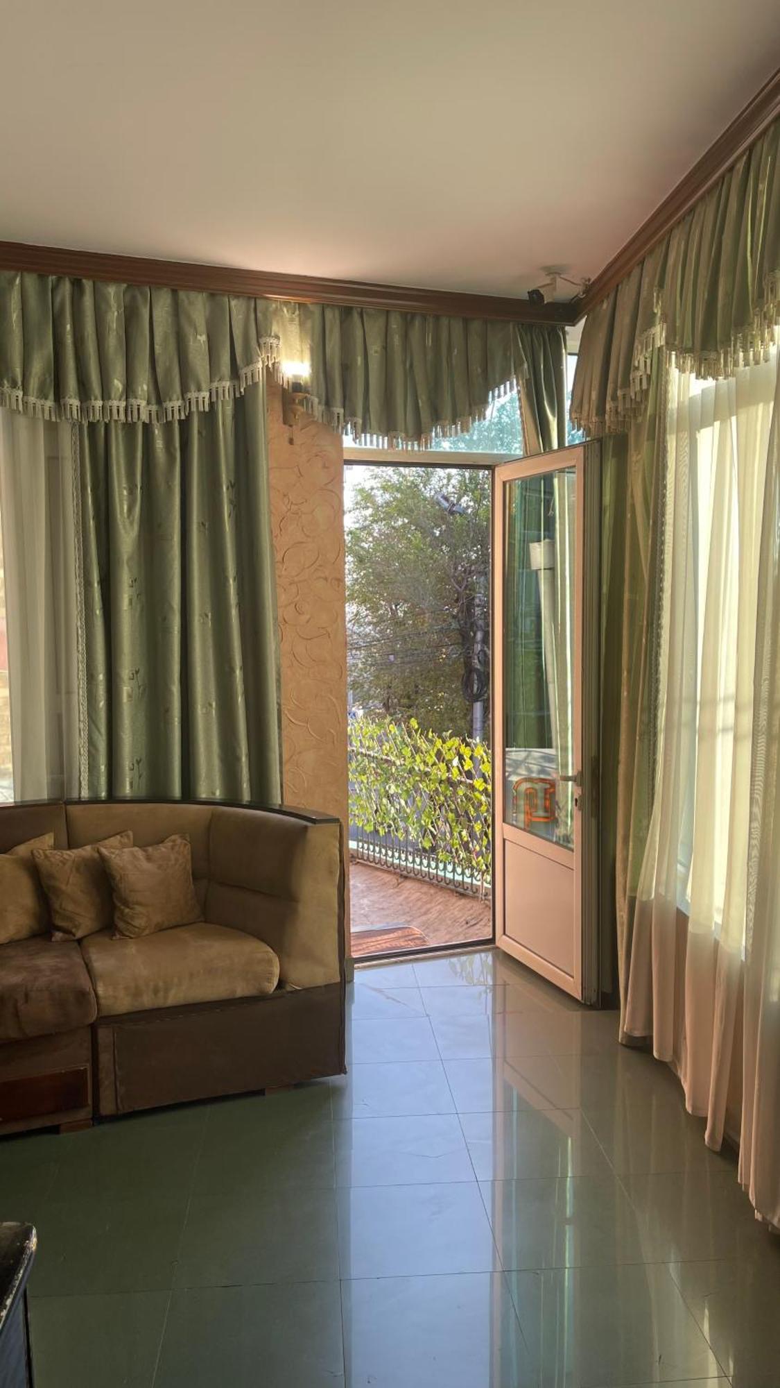 Citrus Guest House 예레반 외부 사진